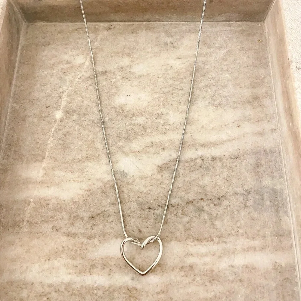 Silver Heart Pendant Necklace Heart Necklace Minimalist Dainty Necklace